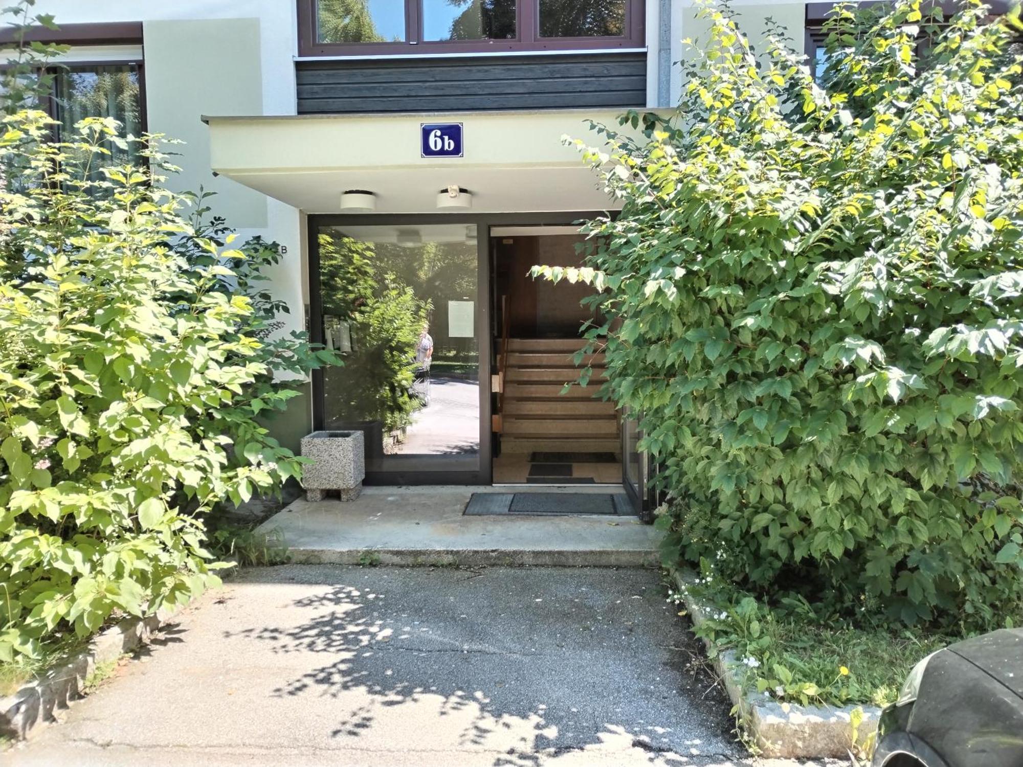 Waldeslust Warmbad Mit Balkon Und Privatem Parkplatz Apartment Villach Exterior foto